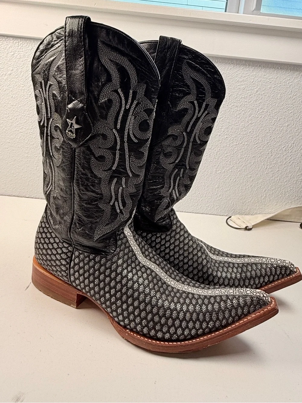 Los Altos Mens Stingray Print Leather Cowboy Boots Black Gray 8.5 EE